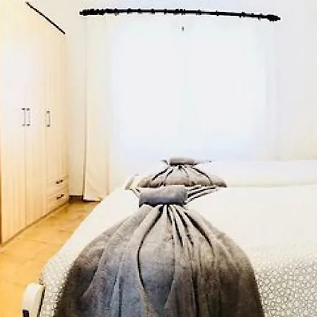 Alessandra With Sat- Tv & Wifi Only 200m From Playa Grande Appartement